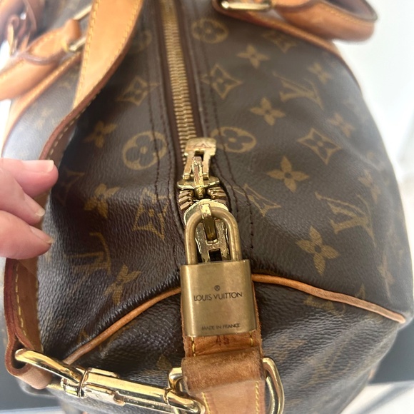 Louis Vuitton Authentic LV Keepall 45 Bandoulière - Picture 5 of 12